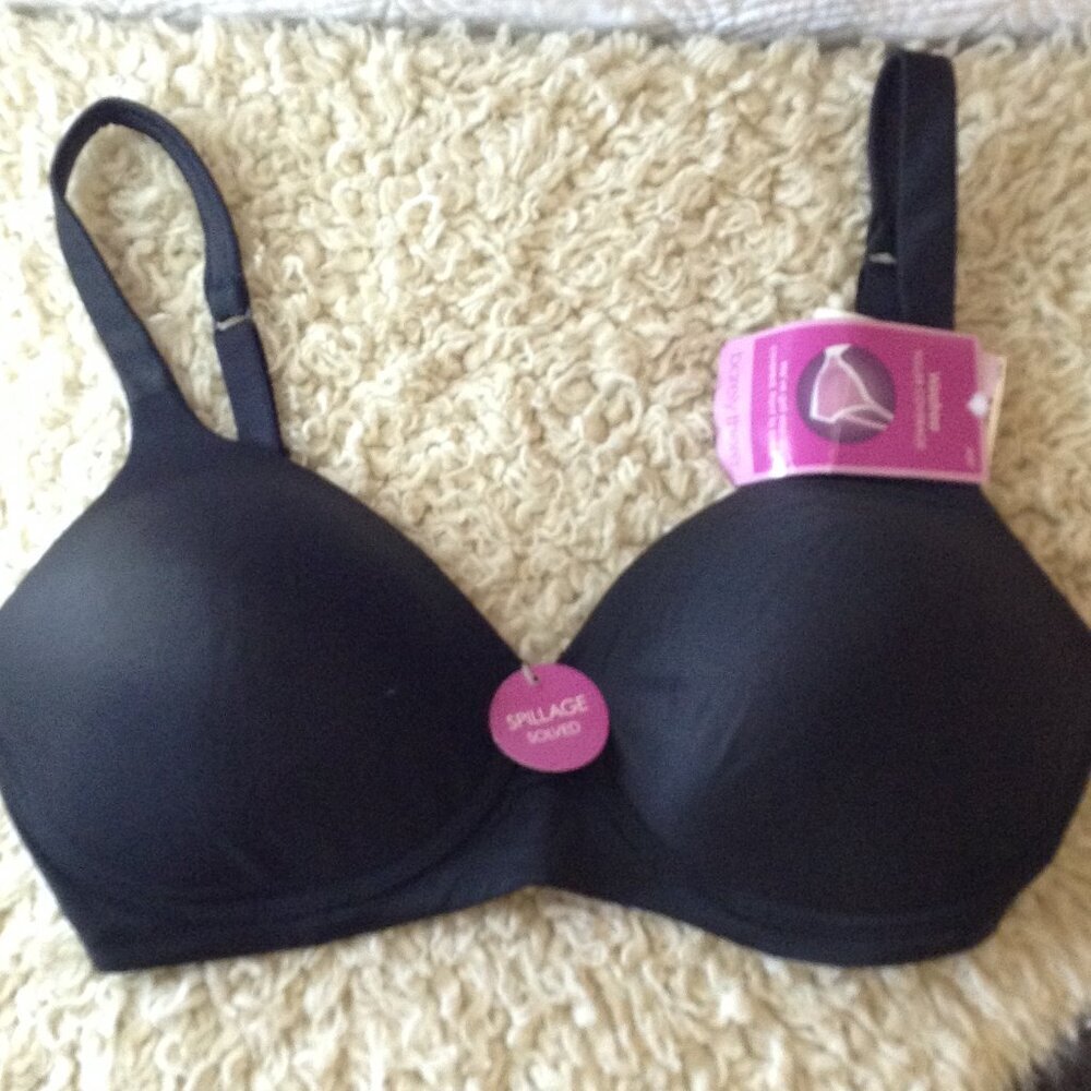NWT Barely There 34D Bra Black, Wireless Full Coverage, Sexy Smooth Silhouette